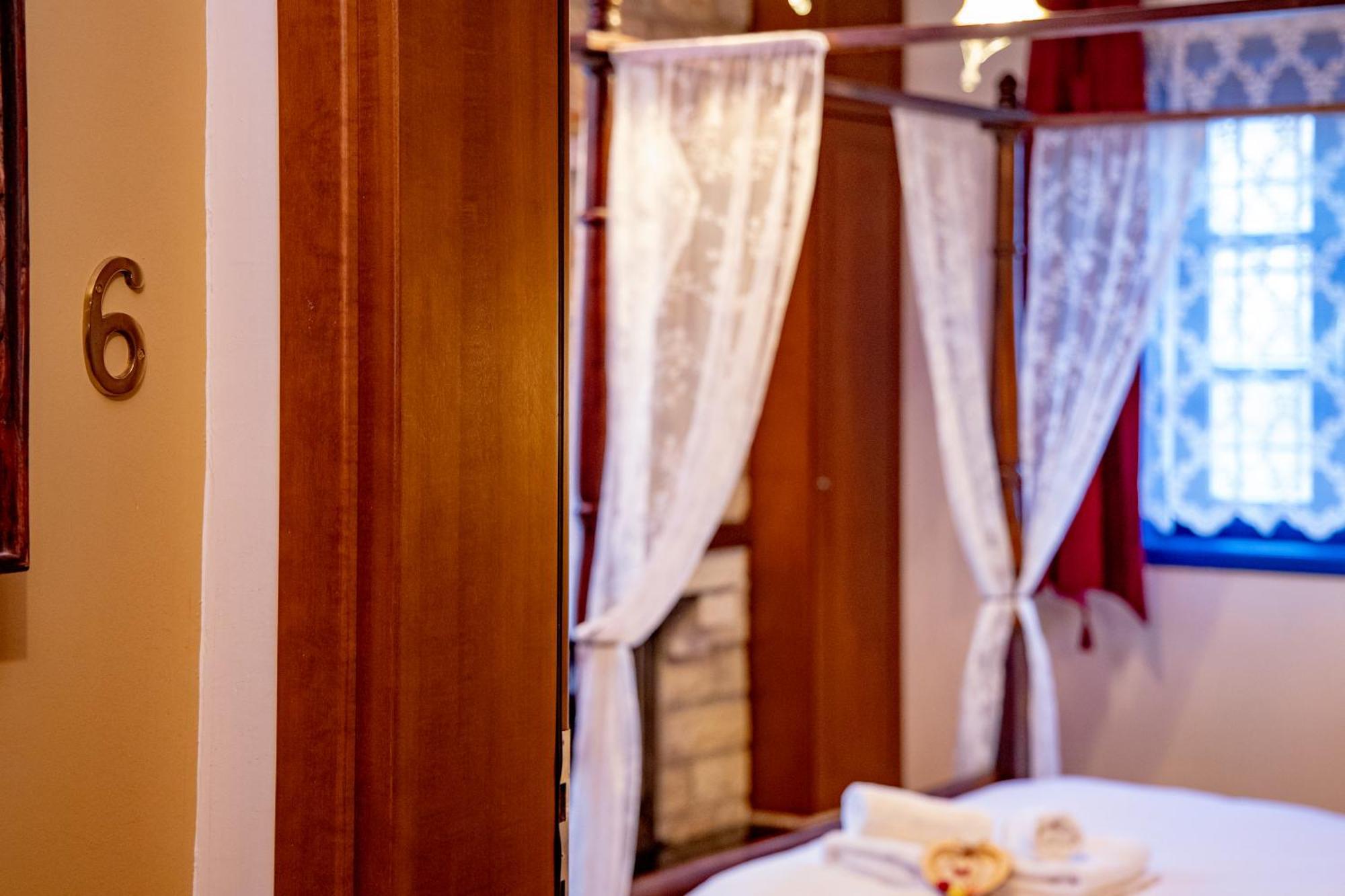 Arktouros Hotel Monodendri Eksteriør bilde