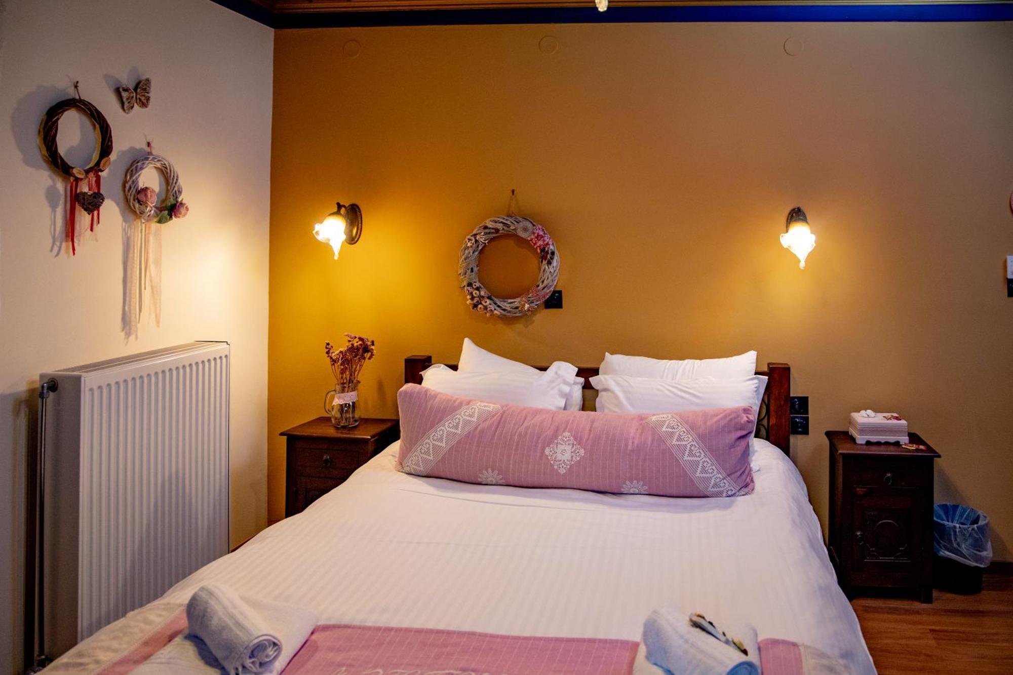 Arktouros Hotel Monodendri Eksteriør bilde