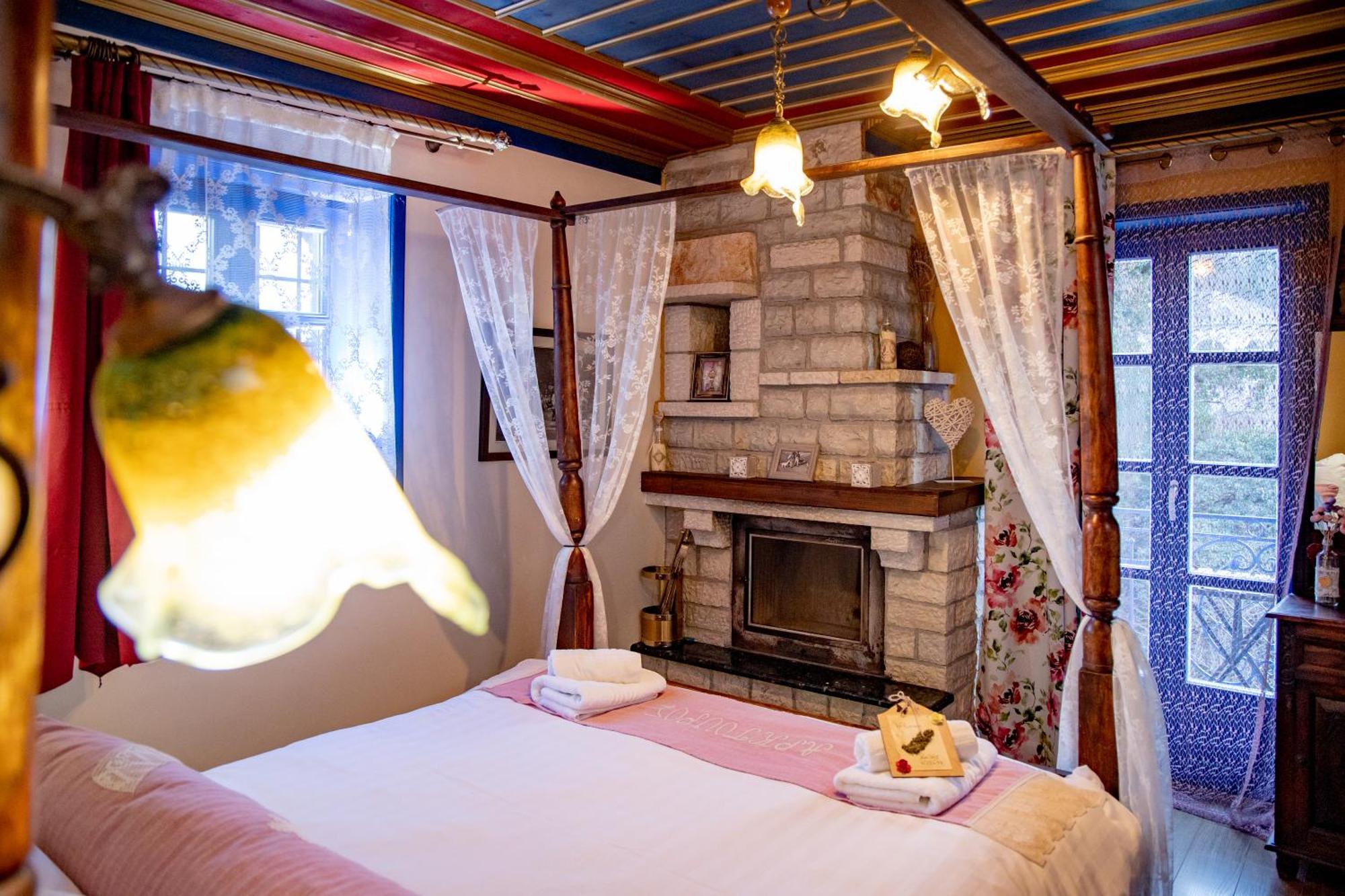 Arktouros Hotel Monodendri Eksteriør bilde