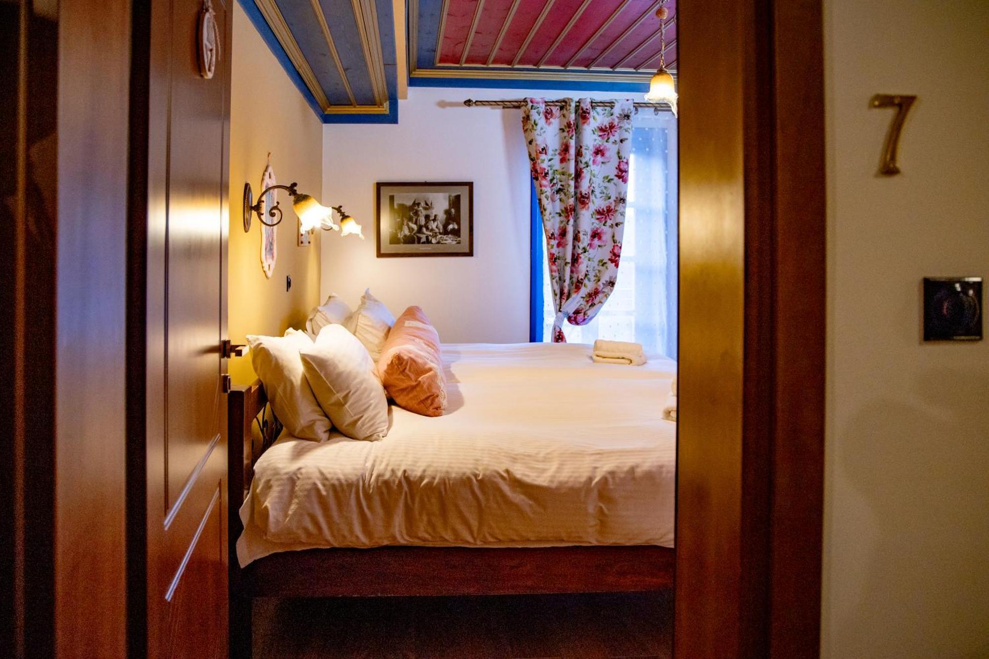 Arktouros Hotel Monodendri Eksteriør bilde