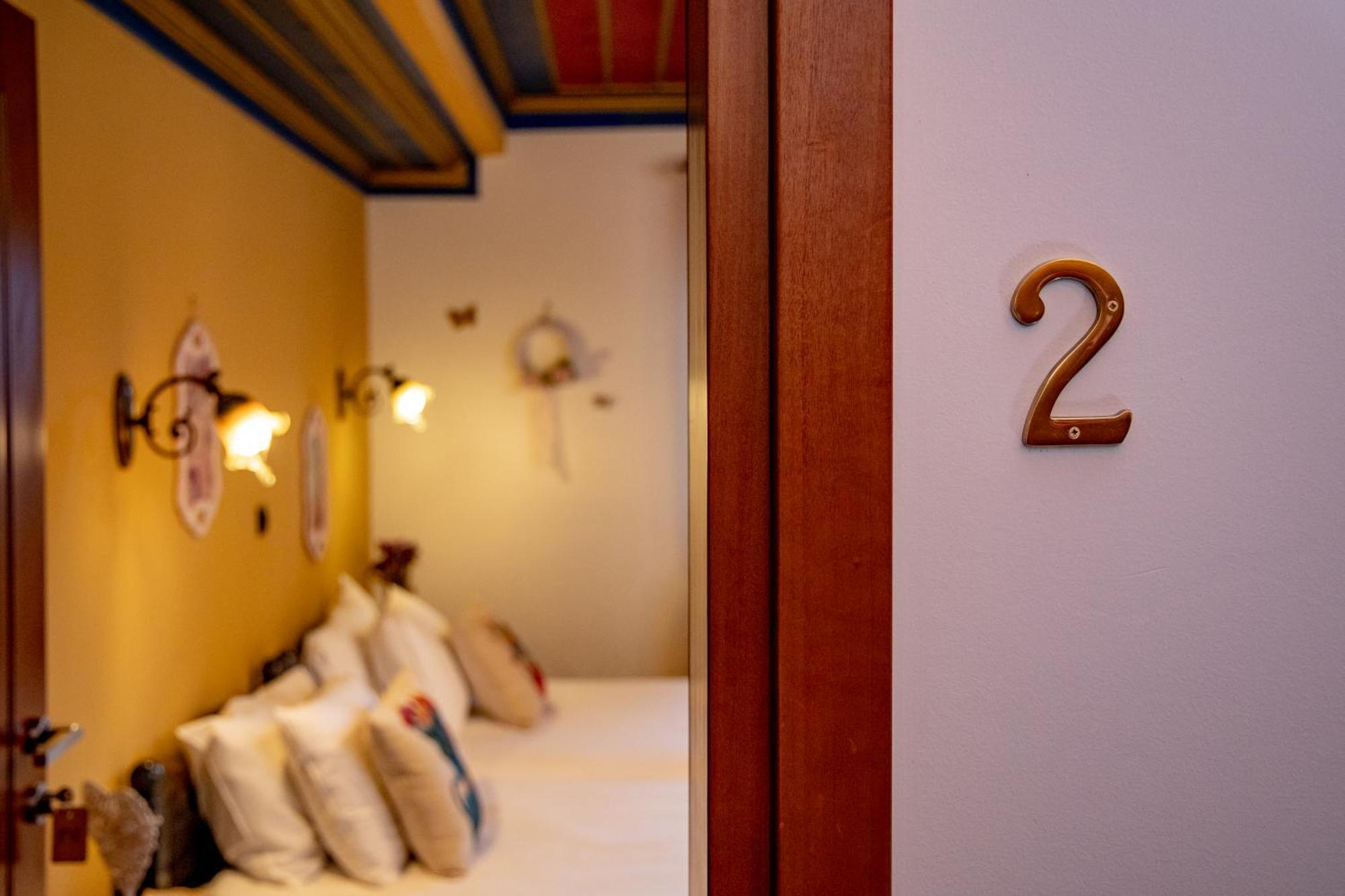 Arktouros Hotel Monodendri Eksteriør bilde