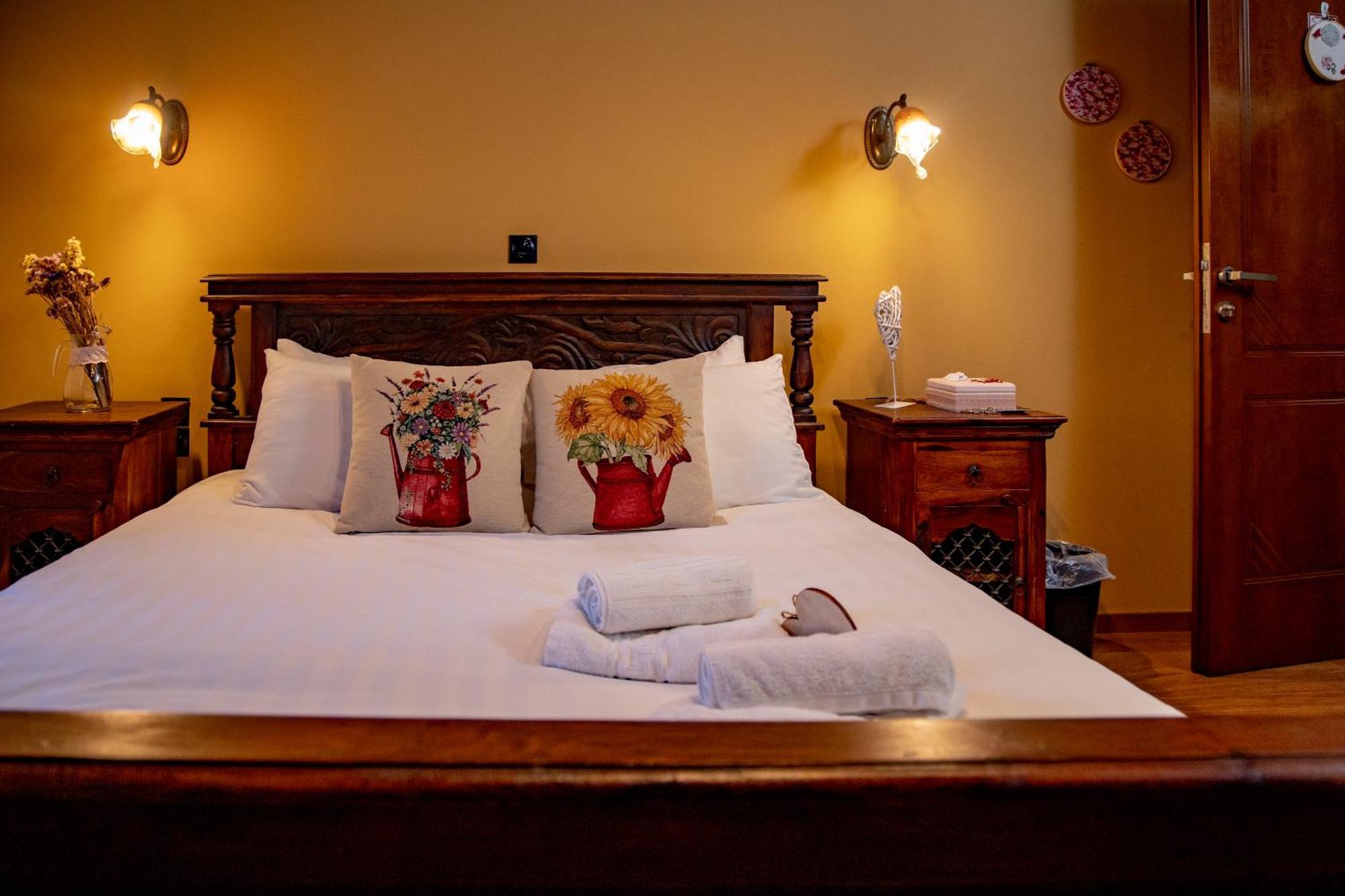 Arktouros Hotel Monodendri Eksteriør bilde