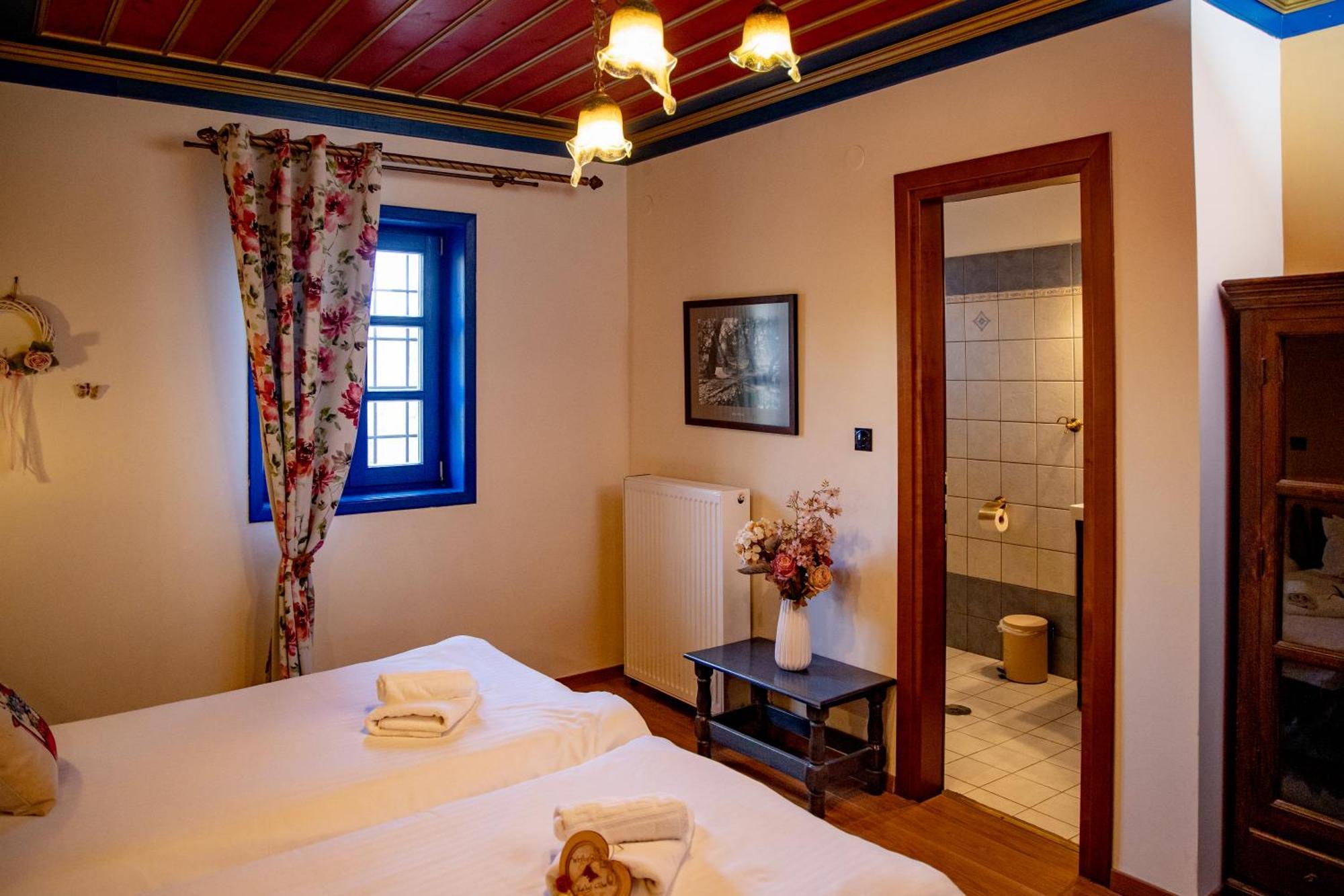 Arktouros Hotel Monodendri Eksteriør bilde