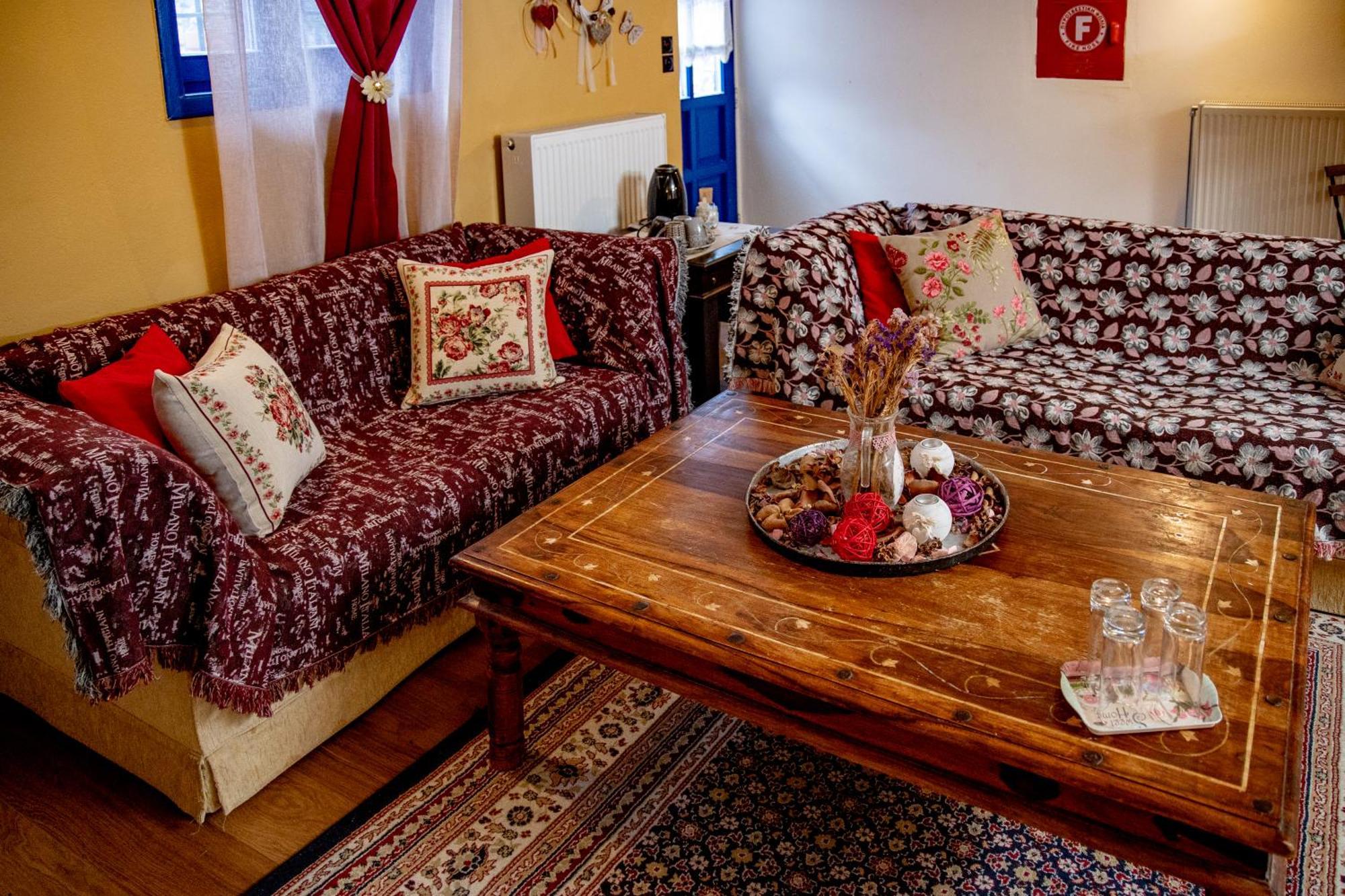 Arktouros Hotel Monodendri Eksteriør bilde