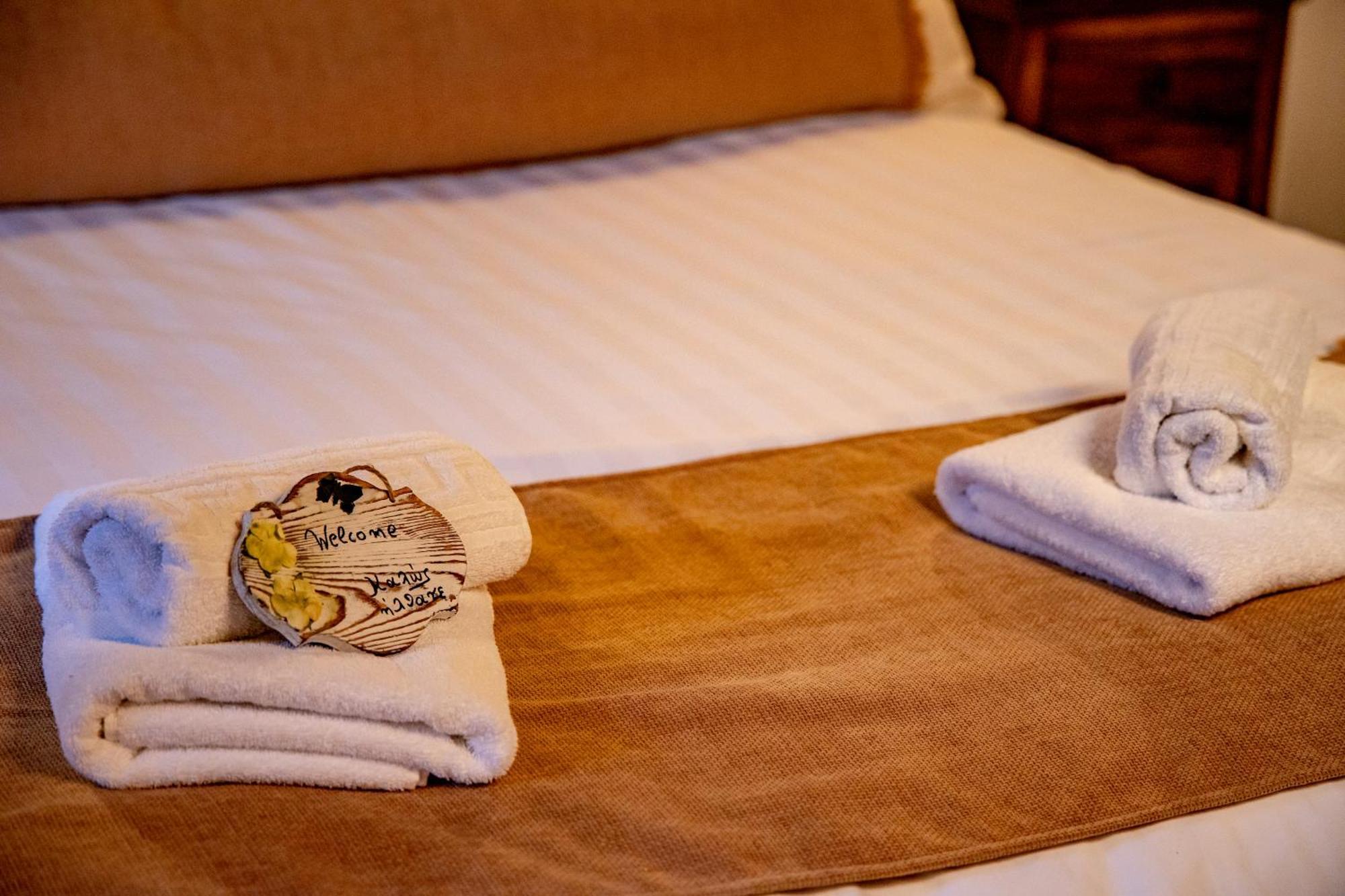 Arktouros Hotel Monodendri Eksteriør bilde